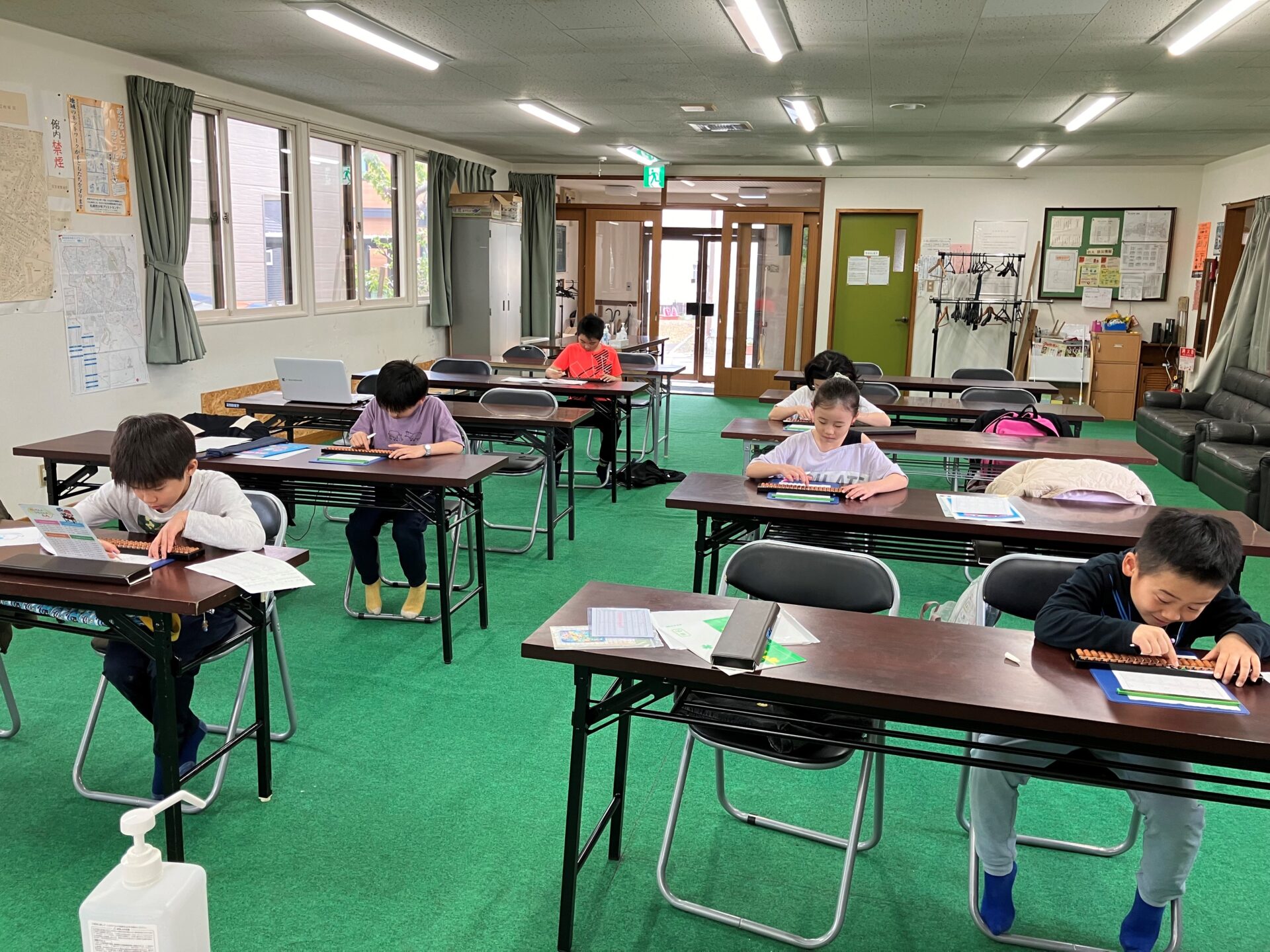 勉強する手元